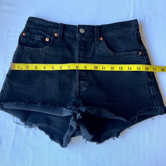 Levi’s ribcage black cut-off button fly denim shorts sz 27 - Picture 4 of 11
